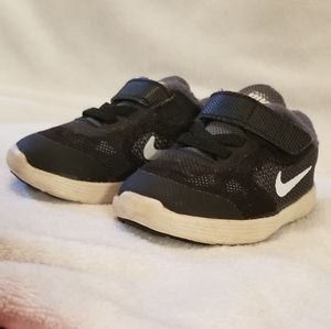 Nike 4C Revolution 3 Black white gray